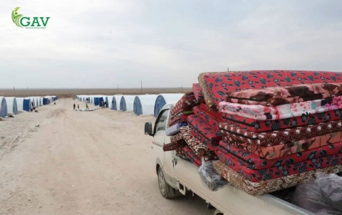 توزيع مساعدات غير غذائية على نازحي مدينة تل أبيض وريفها