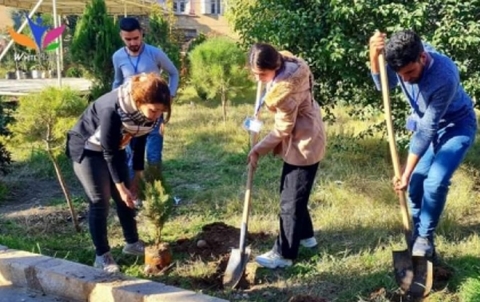  جانب من مبادرة التشجير التي قام بها فريق #white_hope في حديقة الشهيدة ريحان بمدينة قامشلو