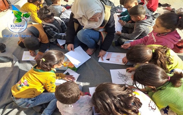 تقديم نشاطات ووصفات طبية في مراكز الإيواء