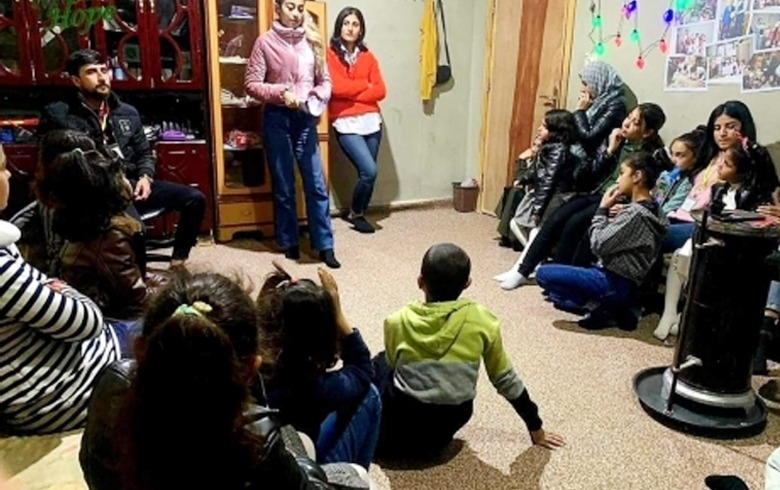 بمناسبة قدوم رأس السنة الميلادية قام فريق #white_hope بمبادرة ترفيهية وتوعوية استهدفت 15 طفل/ة في ميتم #دار_الرحمة .